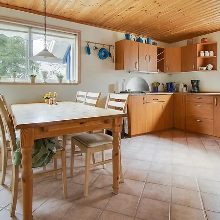 Three-bedroom Holiday In * Hals